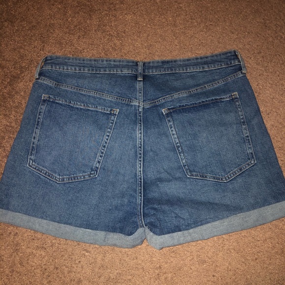 Old Navy Size 18 Shorts - Picture 2 of 6